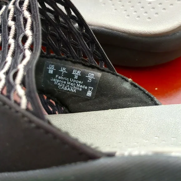 Bzees Women's Cabana Black Flip Flops Sz 8 - Picture 7 of 7